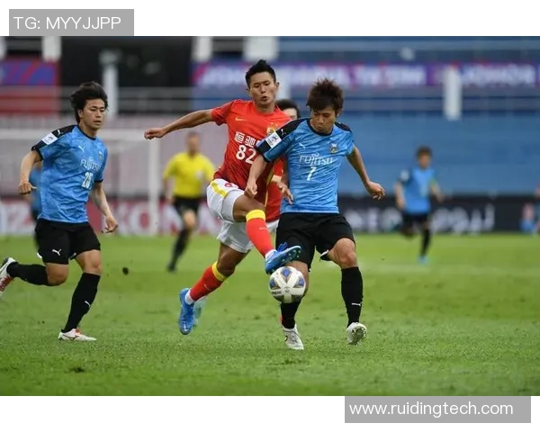 广岛三箭迎战大分山神力争主场胜利展现球队雄风